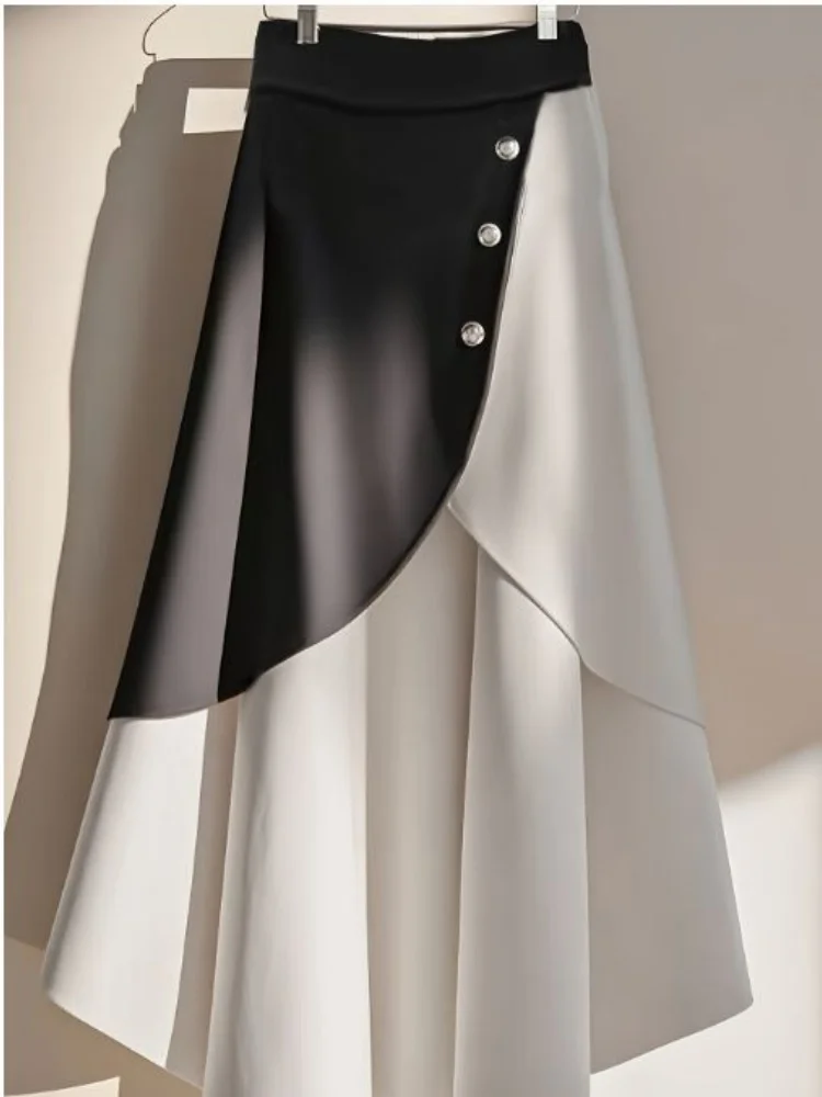 

Черно-белые платья миди с цветными блоками. Женская одежда 2024. Элегантное летнее платье с асимметричным дизайном и пуговицами.