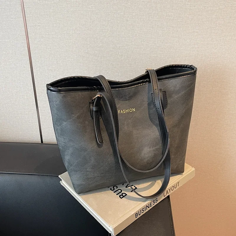 Niche design high sense fashion large capacity tote bag portable shoulder bag