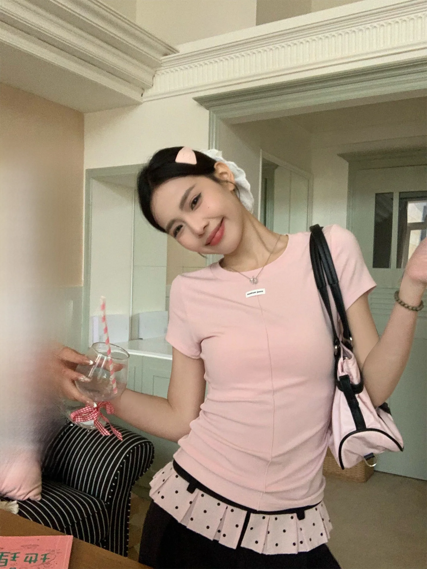 

Розовая футболка с круглым вырезом и короткими рукавами, облегающая, женская, летняя, новый стиль, модная, простая, универсальная, полностью хлопковая, корейская версия, топ