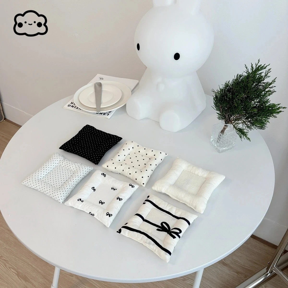 Black and White Polka Dot Bow Clip Cotton Coaster, Multi-Color Photography Prop, Square Insulation Pad, Desktop Decoration