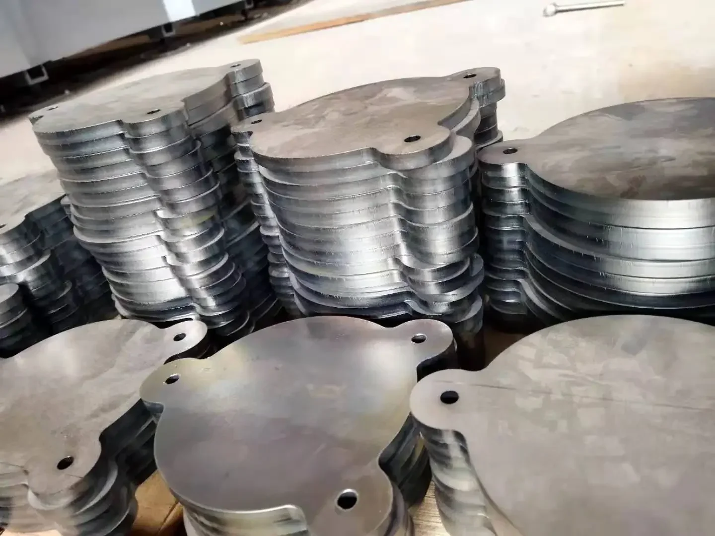 Laser cutting, welding, bending, drilling, tapping, wear-resistant and weather resistant A3 steel plate