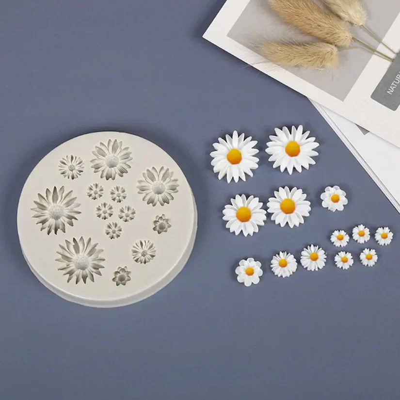 1pc chrysanthemum silicone cake mold,a decorative baking tool for DIY epoxy molds that makes your cakes look even more beautiful