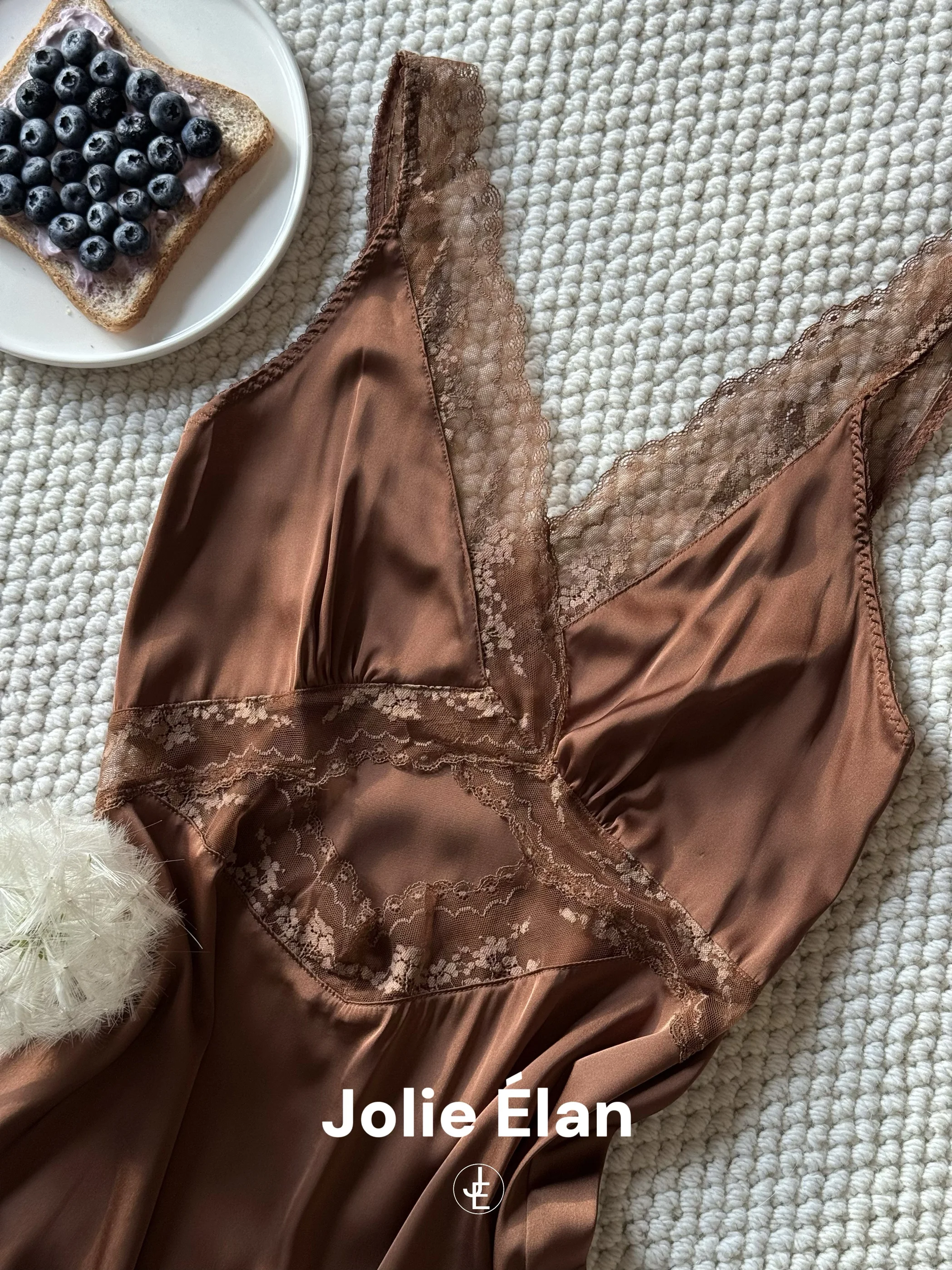 

JolieElan Parisian Lace Trim Che Nightgown Sexy Vaion Long Dr Spwear V-ne Svel Ice Silk Mid-life Women