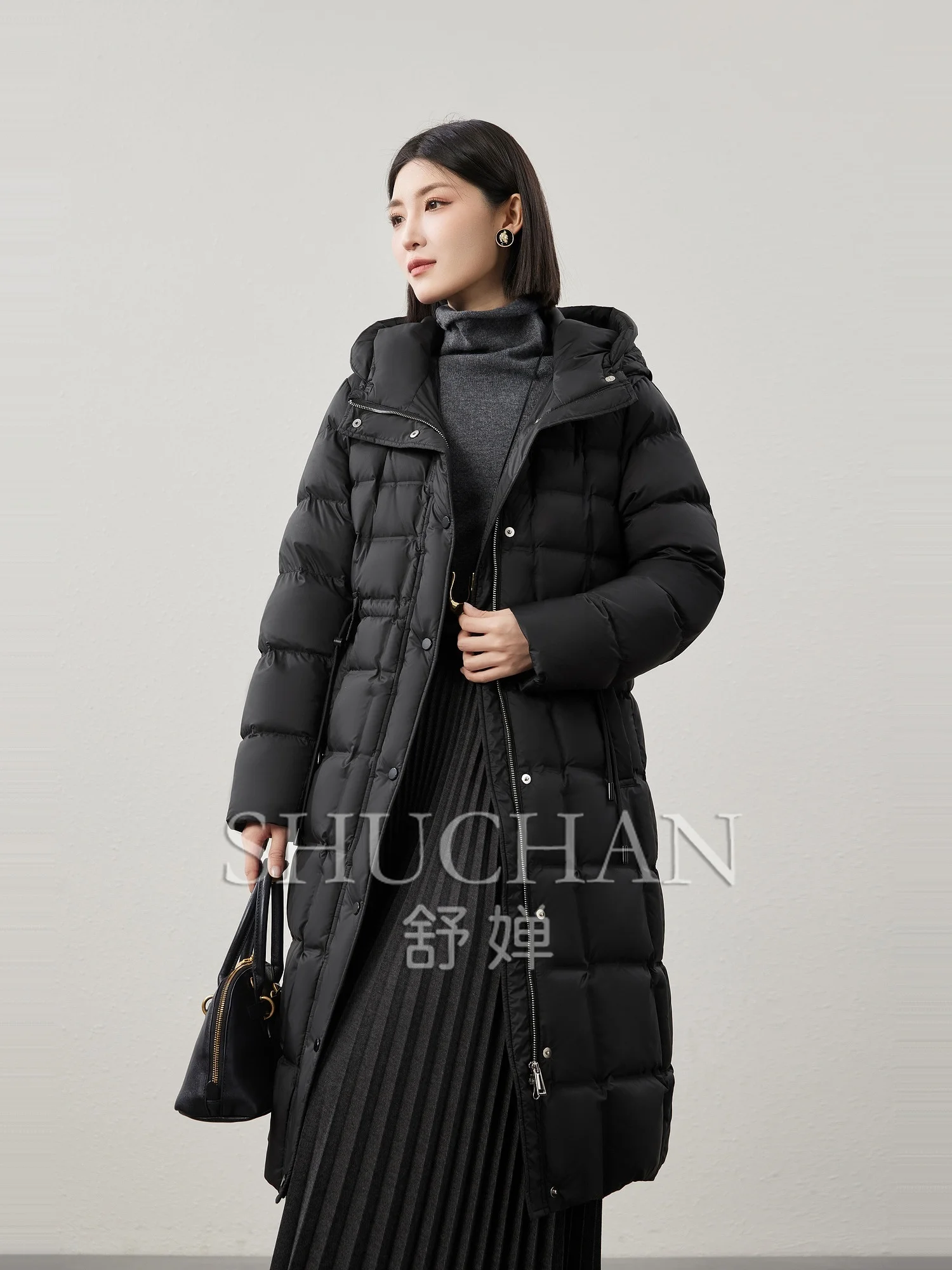 [Break the impression of bloated down] Light and warm 90 white duck down, pressure glue quilted drawstring waist hooded down jac