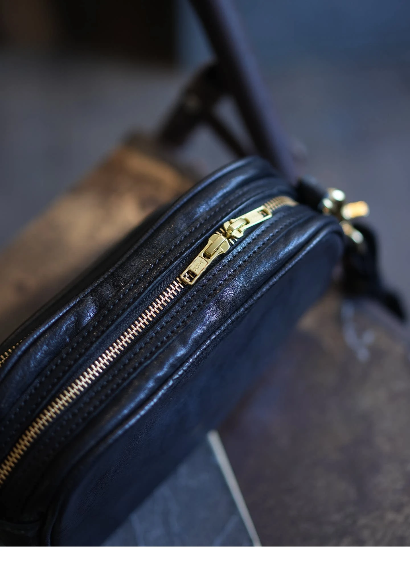 Vintage Designer Handgefertigte Mehrschichtige Umhängetasche aus Rindsleder für Herren, Lässige Modische Luxus-Schultertasche aus Echtem Leder – Detail 13