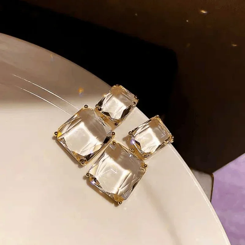 

Simple Transparent Square Glass Crystal Pendant Women's Fashion Geometric Drop Earrings Wedding Jewelry Accessories