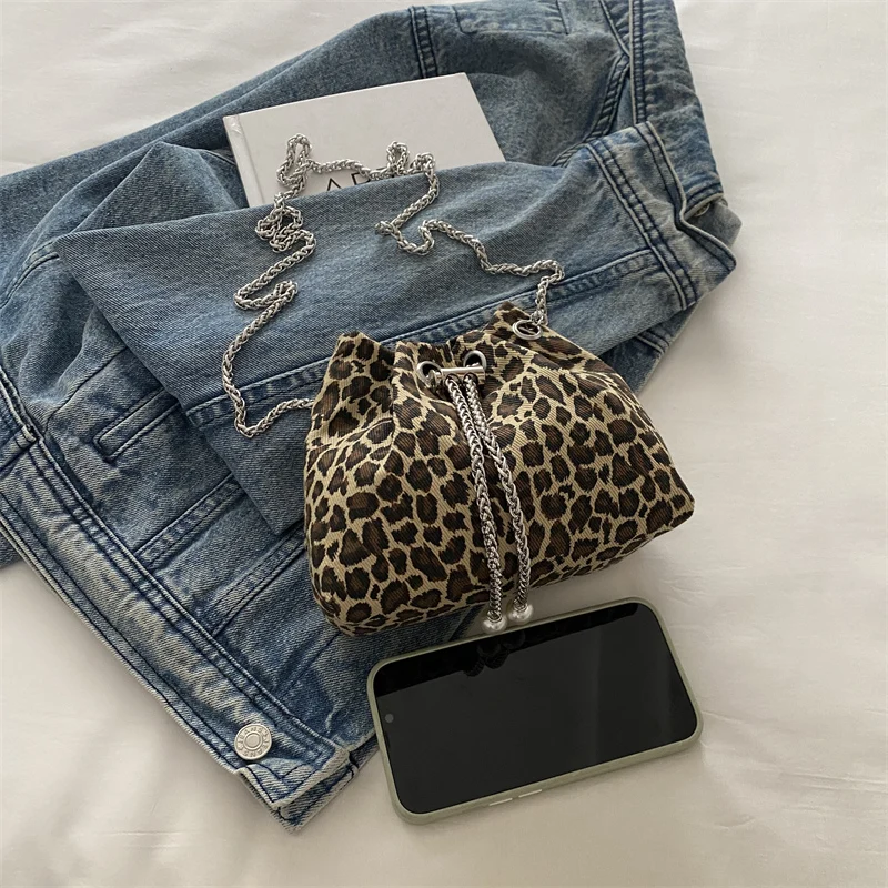 1 Piece of Leopard Print Chain Bucket Bag, Fashionable Shoulder Bag for Women, Crossbody Bag That Can Hold Mobile Phone