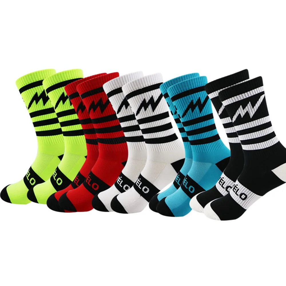 

5 pairs of fast drying antibacterial sports socks with high elasticity and a snug fit that doesn't feel stuffy or slip off