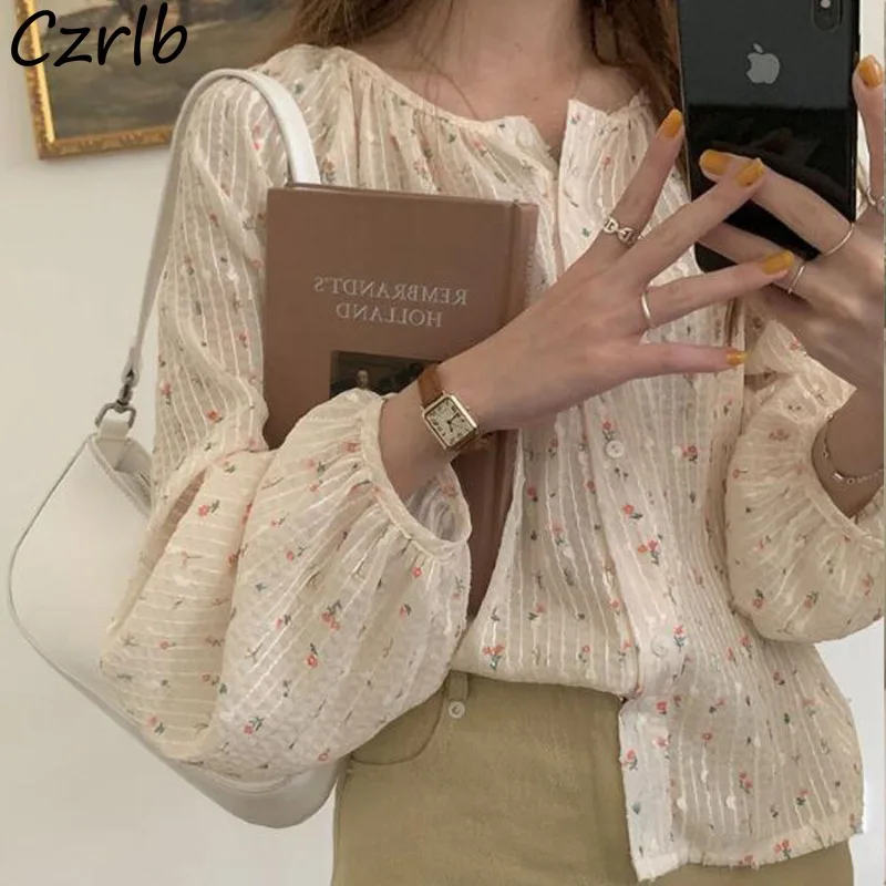 

Шифоновые рубашки, женские летние блузки с цветочным принтом для девочек, длинные рукава-фонарики с круглым вырезом, универсальные, милые, на пуговицах, элегантные, простые