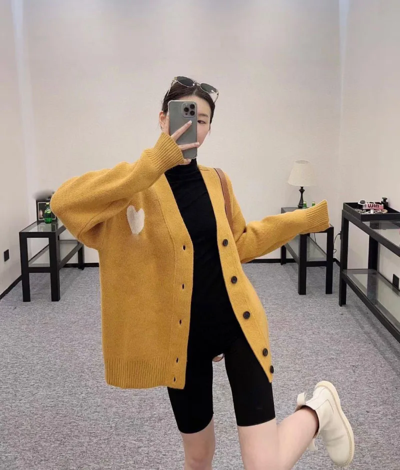 

Женский трикотажный кардиган с V-образным вырезом, с длинным рукавом