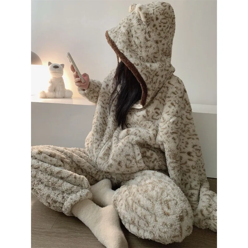 Leopard Print Simple Hooded Coral Fleece Pajamas Women's Winter New Thickened Fleece Thermal Loungewear Set Can Be Worn Outside