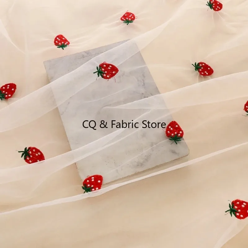 

Сетчатая кружевная ткань с вышивкой клубники для платья для девочек, юбка-пачка, ткань, мягкая марля