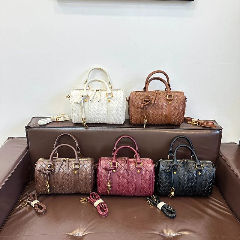 

Roomier Shoulder Bag Perfect for Work Commute Travel Premium PU Leather Water Resistant Trendy Design