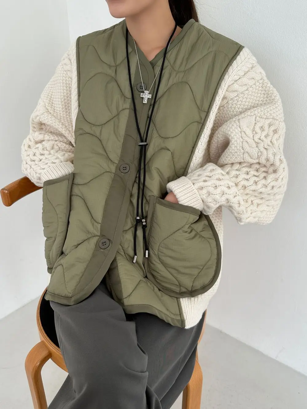 가을/겨울 한정판 스타일리시하고 다재다능한 브이넥 컬러 콘트라스트 패치워크 니트 싱글 버튼 코트