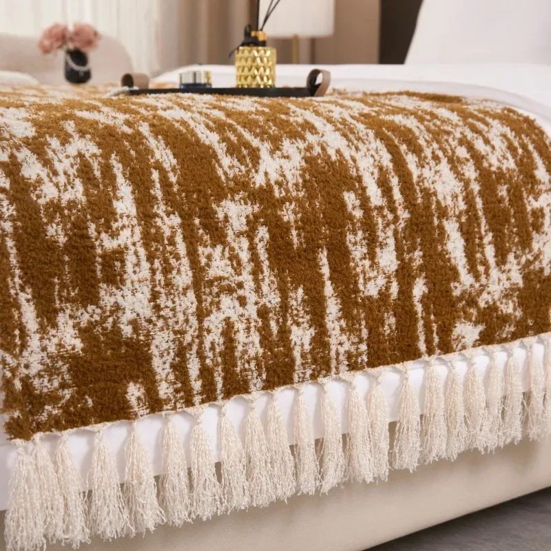 Gradient Light Luxury Bed Blanket Belt Tassel Hotel Bed Scarf Multifunctional Sofa Blankets Soft Skin Friendly Plush Bed Flag