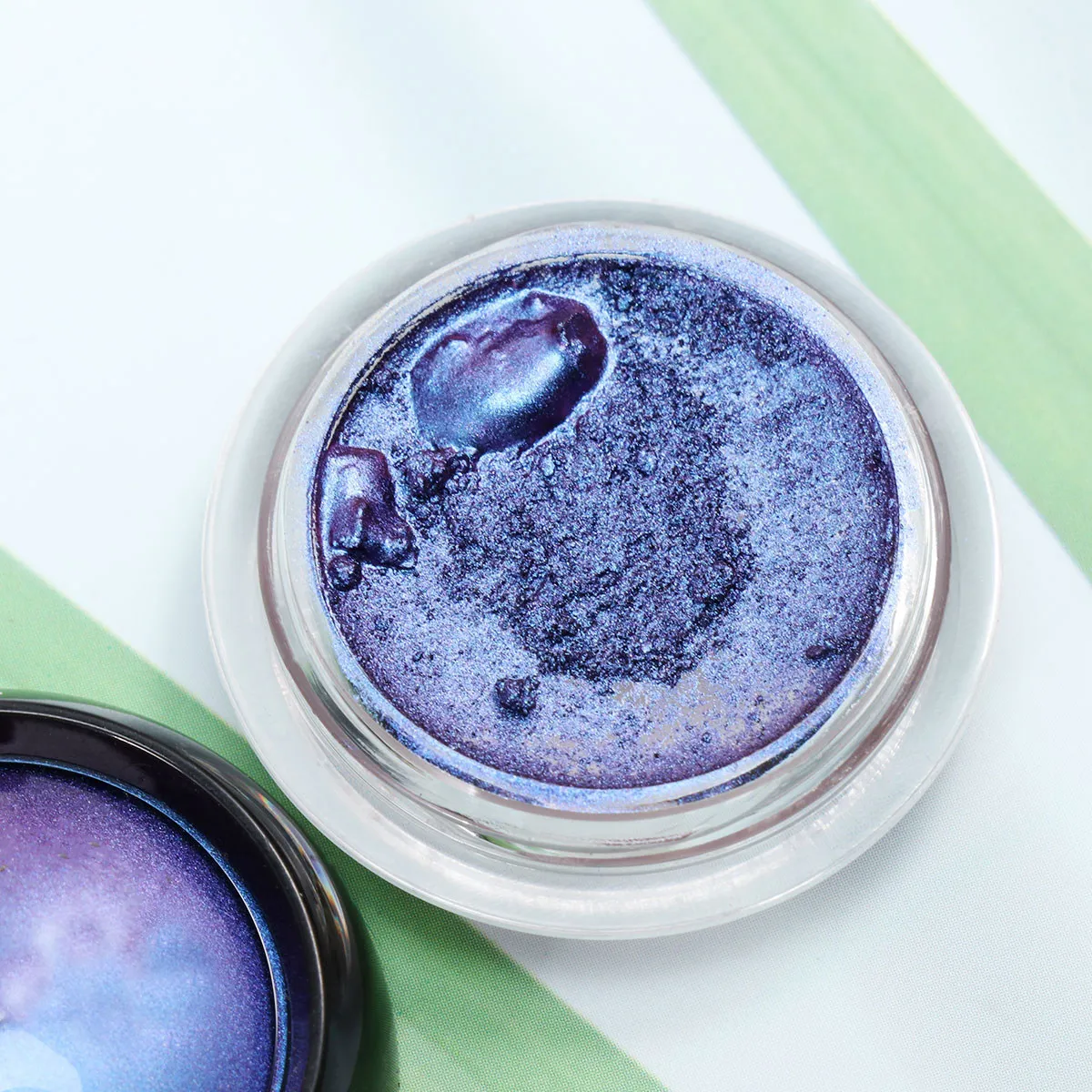 Professional Light-Shifting Eyeshadow Powder with Diamond Texture Highly Pigmented Long-Lasting Silky Shine for Party Salon and