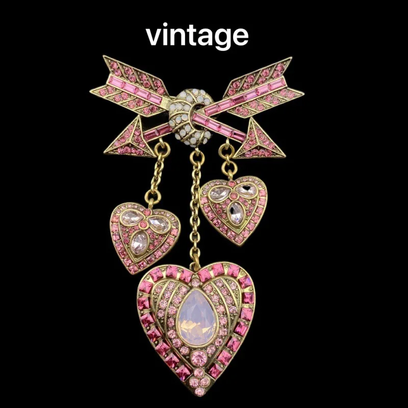 

European and American Fashion Trends Vintage Sweet Literary Inlay Shiny Czech Diamond Arrow Through The Heart Fringed Brooch