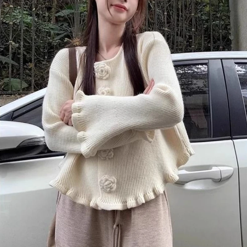 

Soft and Thick Red Sweater for Women Autumn Winter 2025 New Sweet Flower Design with Wooden Ear Knitted Sweater