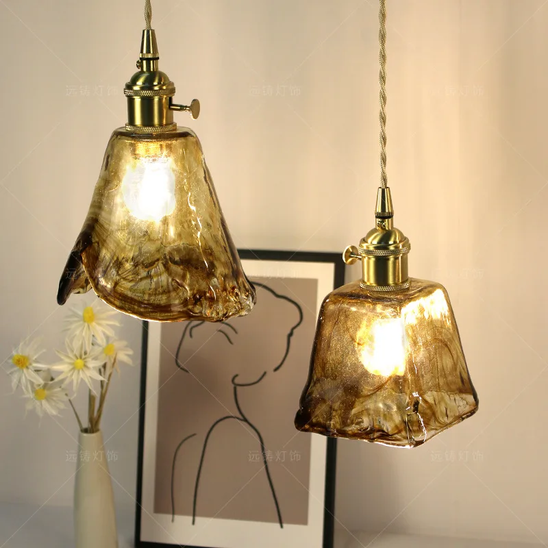 

Ностальгический ретро латунный янтарный стеклянный светильник, индивидуальный подвесной светильник ваби-саби, проживание в семье, спальня, прикроватная тумбочка, ресторан, бар, люстра