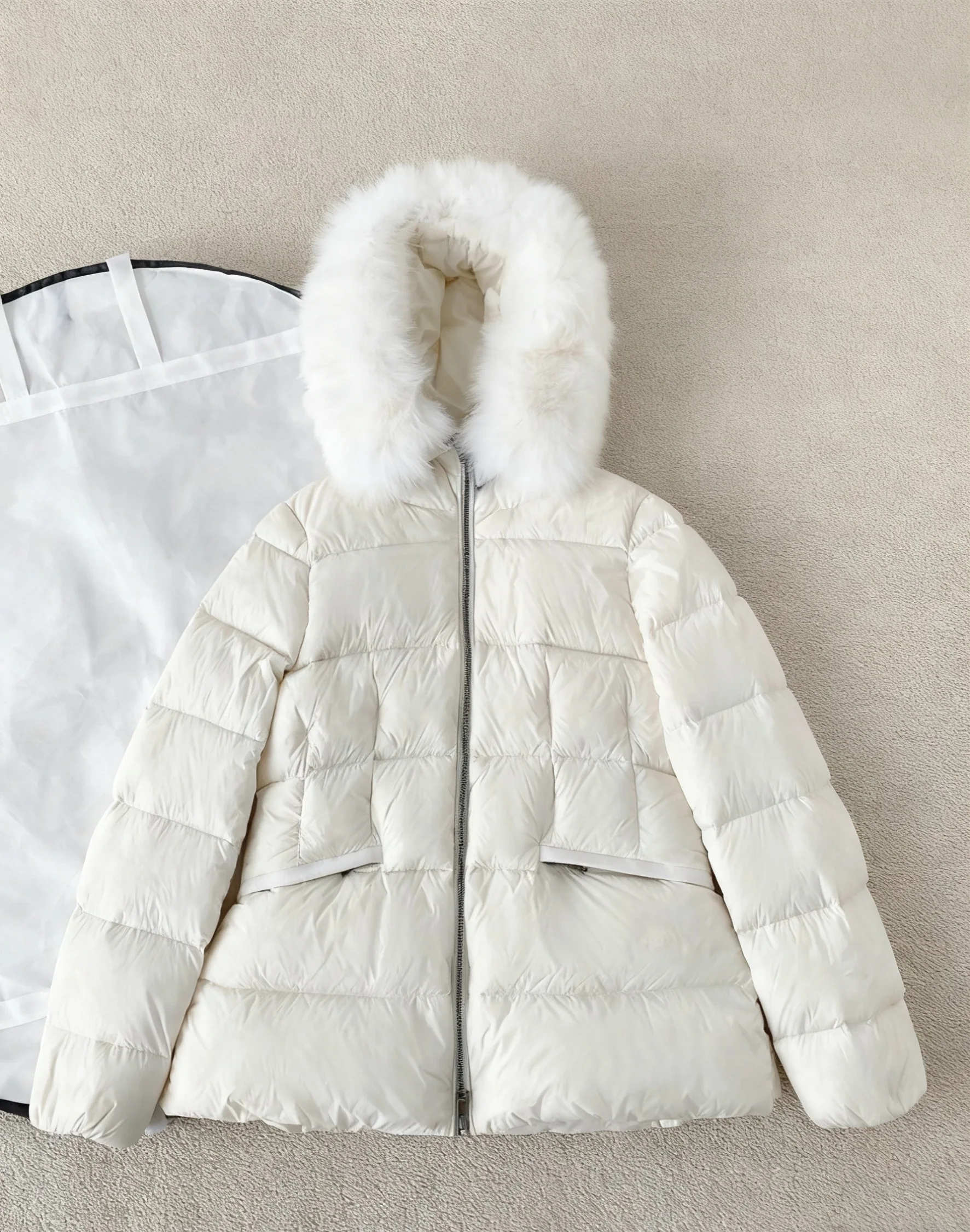 2025 Winter White Puffer Jacket Women's Real Fox Fur Hooded Warm Quilted Coat Short Lightweight Down Jacket