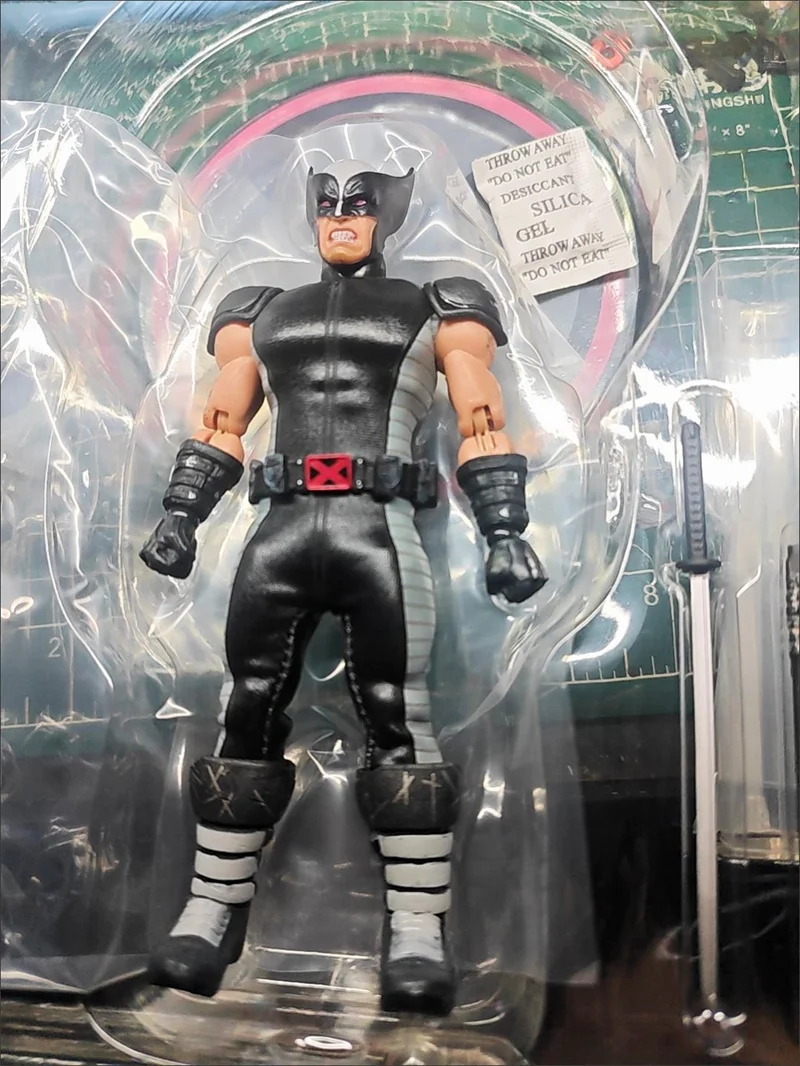 Mezco One 12 X-Men Wolverine Figures Punisher The Joker Batman Action Figure Super Heroes Series Toys Make in China KO Replica view 6
