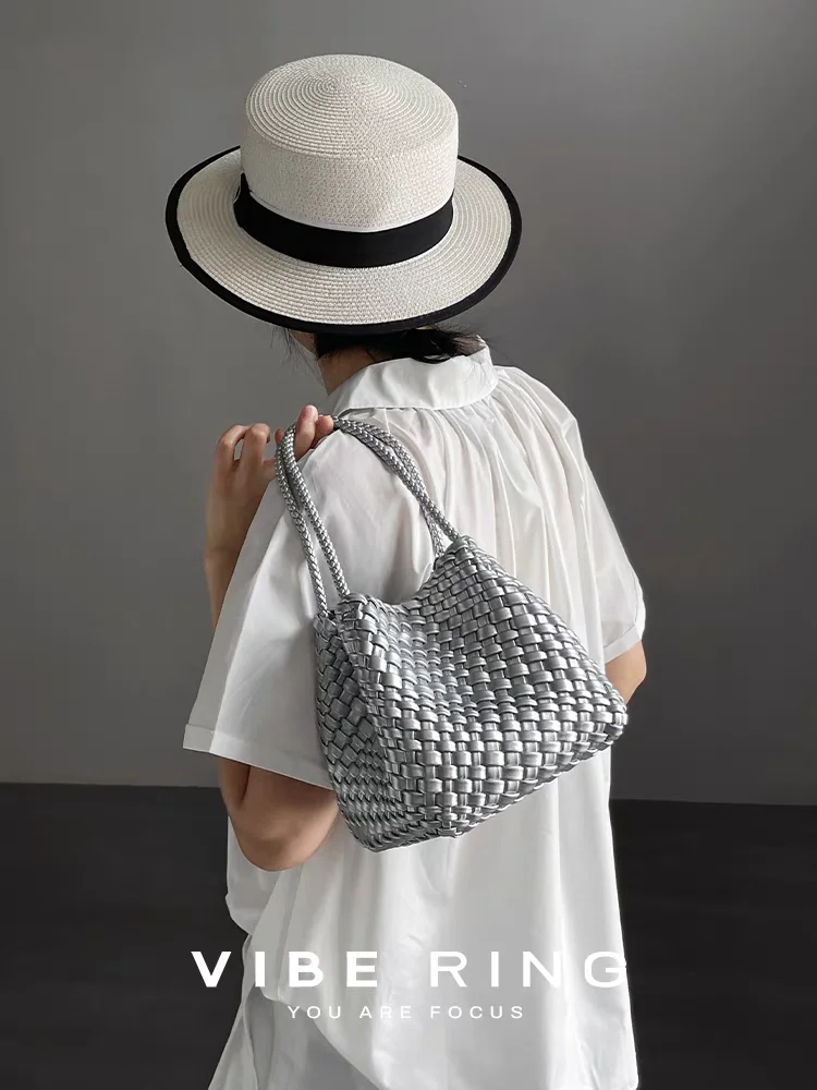 

Imitation weaving process multi-shape versatile niche design shoulder bag 2025 new fashion leisure commuter bucket bag