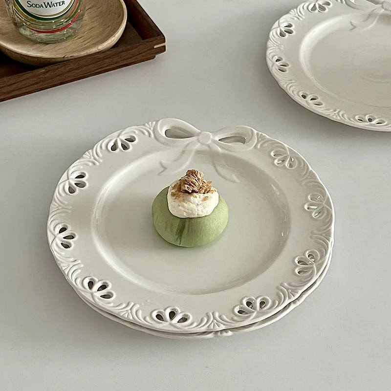 French Bow Dessert Plate Ceramic Hollow Out Cake Fruit Salad Plate Household Western Food Plate Kitchen Tableware 19cm