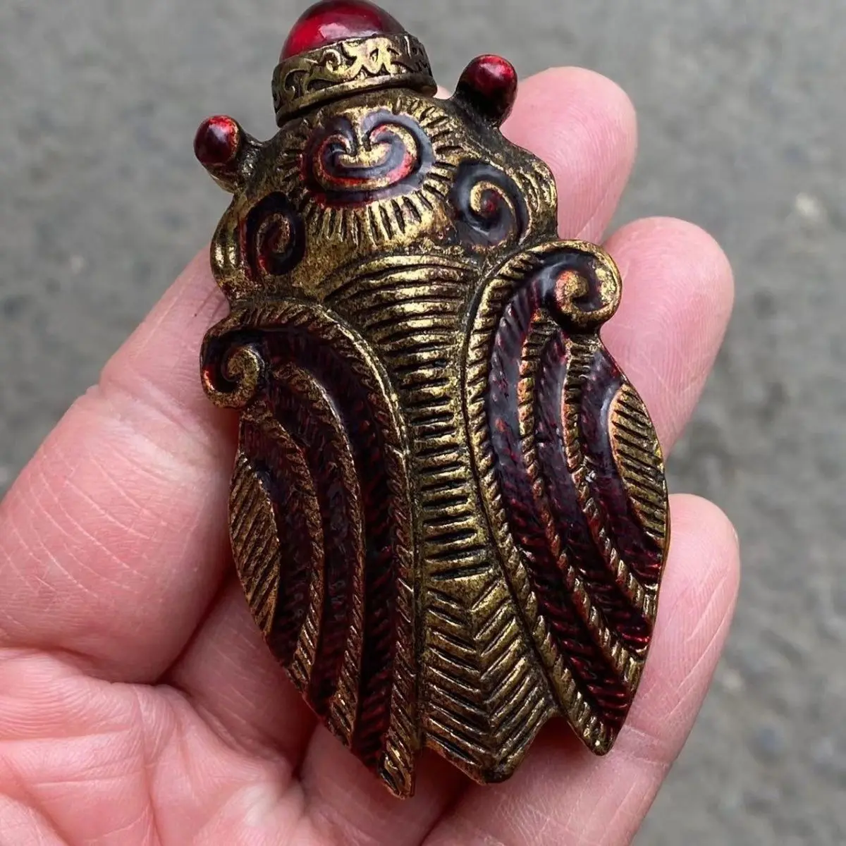 Solid Copper Snuff Bottle Inlaid with Antique-Style Cicada, Inner Painting Craft, Premium Empty Decorative Bottle