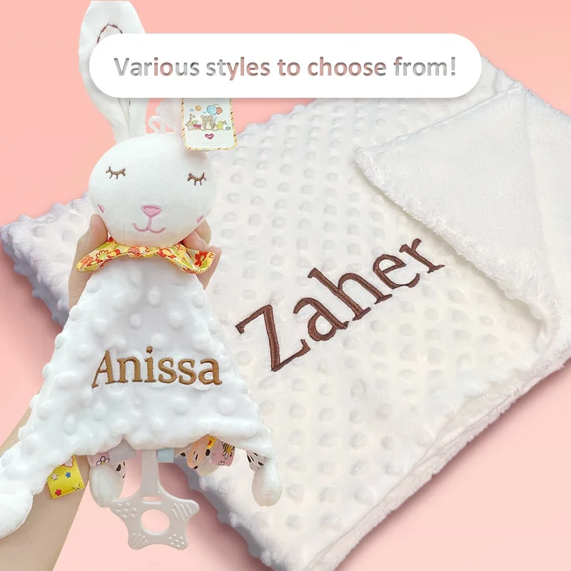 Personalisierte Neugeborenen-Babydecke mit Namen, Maßgefertigtes Dot-Minky-Kinderwagen-Pucktuch-Set, Sicherheitstuch, Babyparty-Geschenk für Jungen – Detail 13