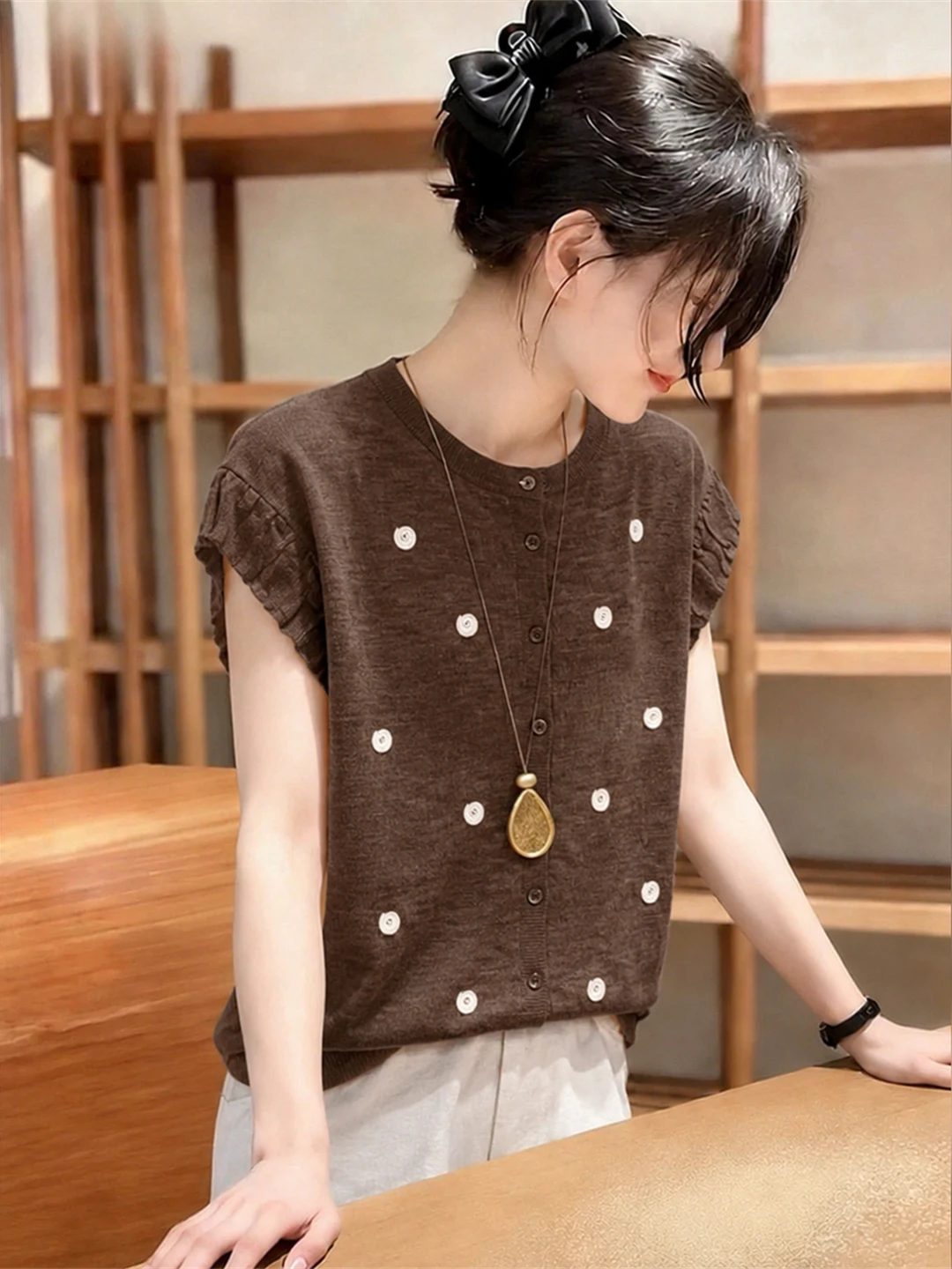 

Fashionable round Neck Single Button Slim Fit Top Casual Style Korean Version Straight Cut Silk Shirt Commute Suitable for Su...
