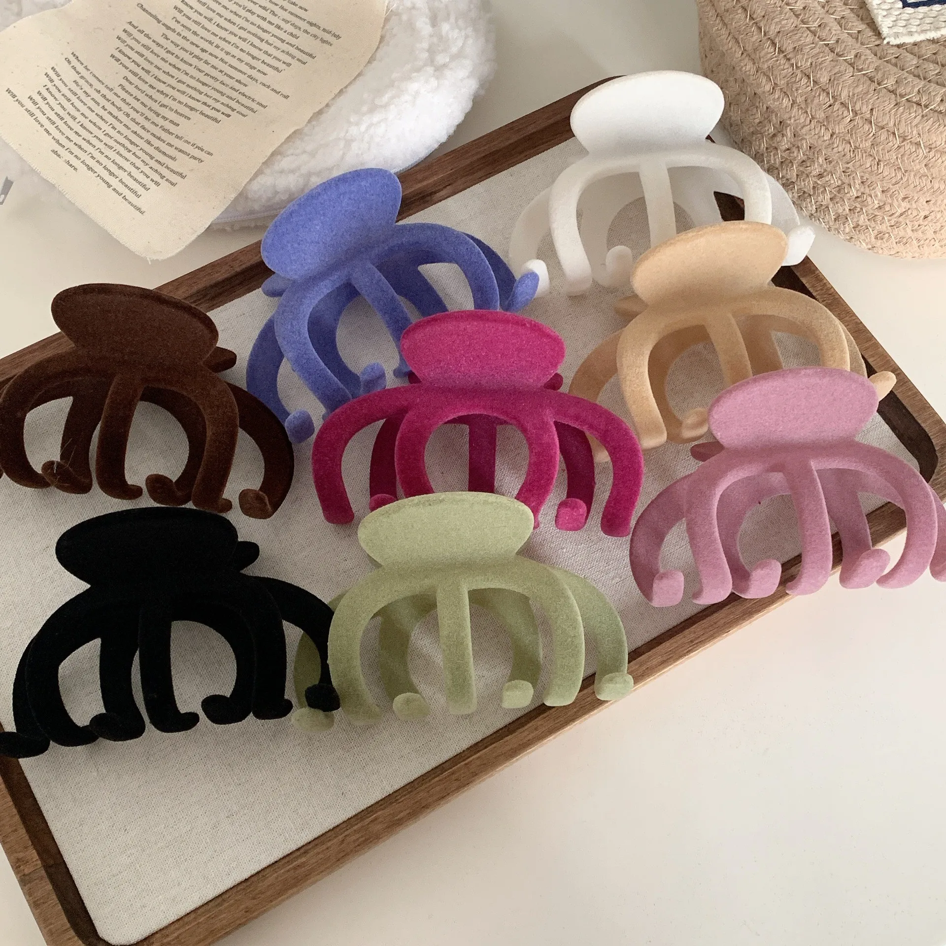 New Women Pumpkin Claw Clip Plastic Hair Claws Large Hairpin Fashion Hair Clips Barrettes Korean Girls Hair Accessories