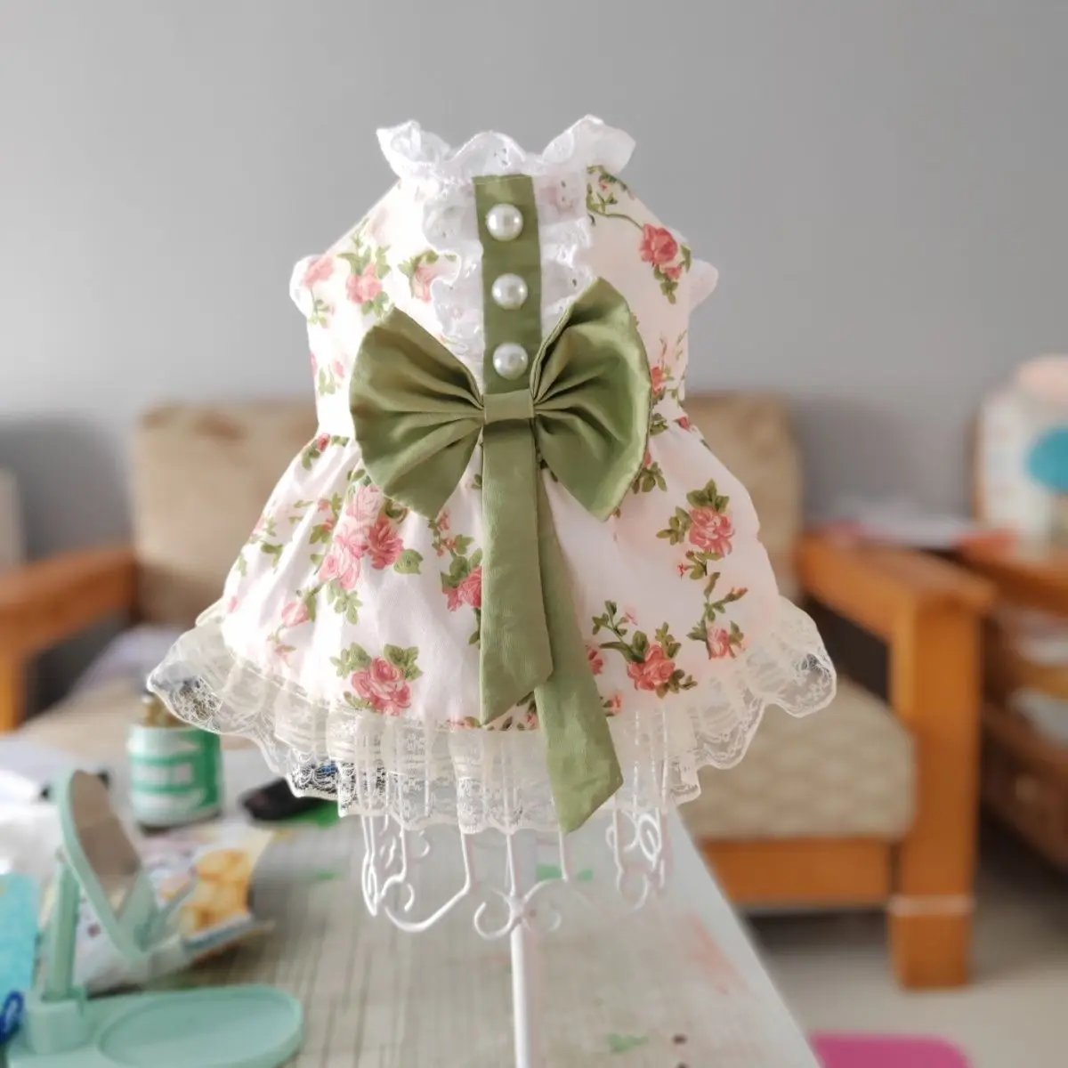 Handmade, pet clothing, cat and dog clothing, floral small pure cotton princess dress, pet clothing exhibition.