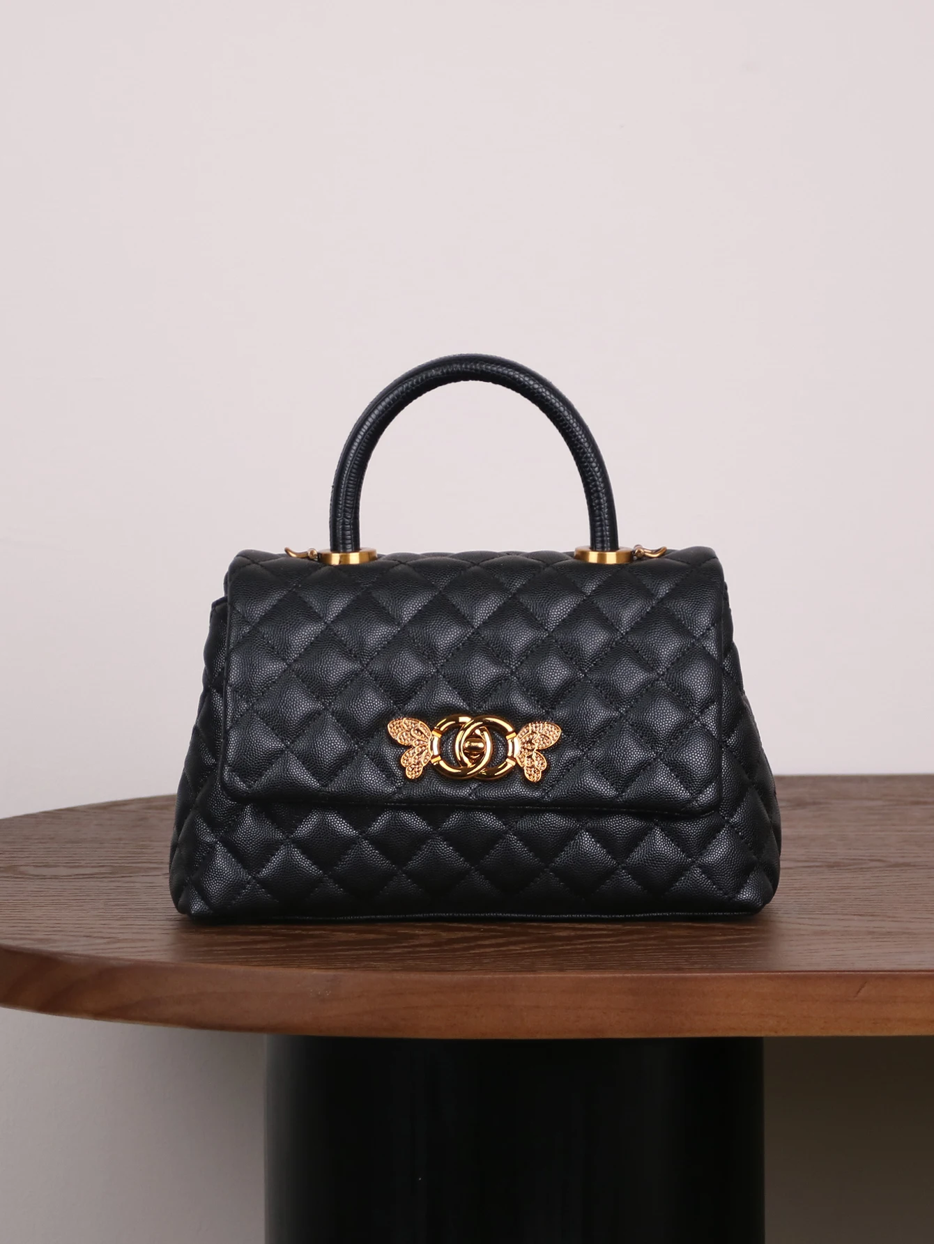 

2026 diamond luxury temperament ladies handbag high quality chain small bag commuter solid color