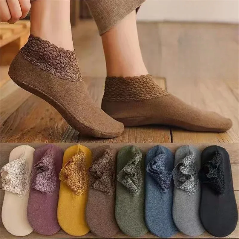 

8 Pairs of Autumn and Winter Warm and Versatile Lace Short Tube Sleep Socks