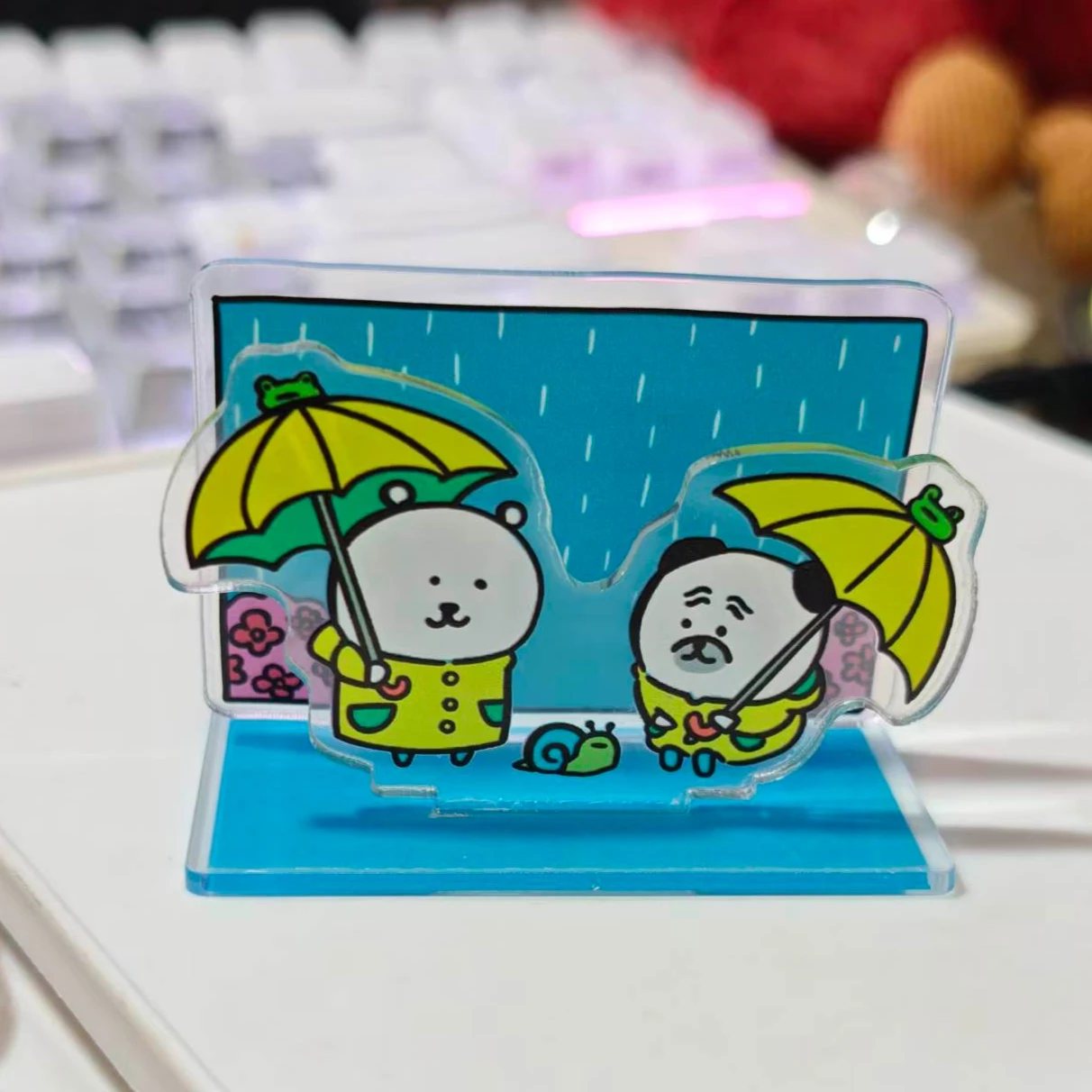 Joke Bear Rainy Day Scene Acrylic Standee Holding Umbrella Acrylic Figure Cartoon Desktop Decor Small Collectible Gift
