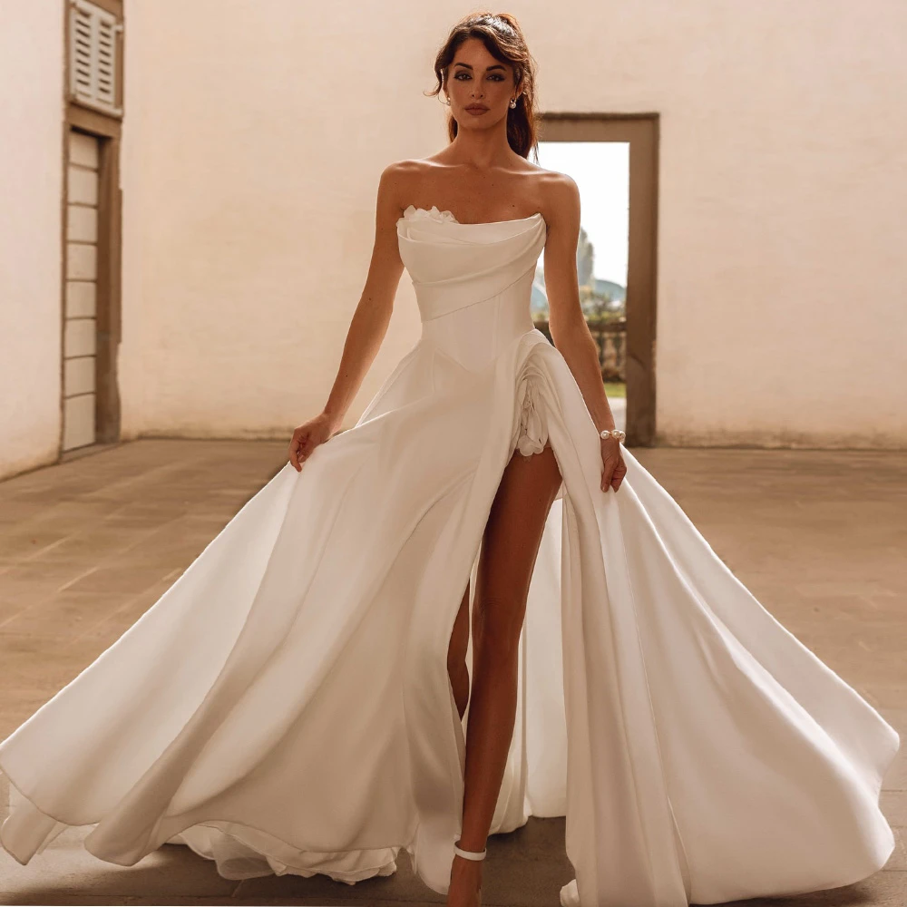 

Customized Soft White Satin Wedding Dress Formal Sweetheart Sleeveless Robe de mariée Dreamy A-Line Court Train Vestido De Novia
