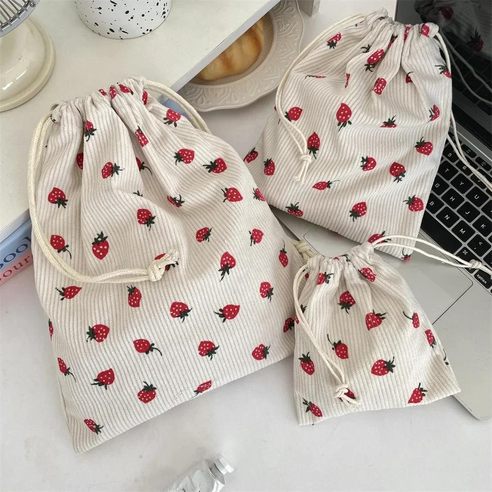 Śliczne kwiatowe damskie kosmetyczki etui Kawaii przenośne przybory toaletowe organizer do przechowywania kosmetyków kosmetyczka podróżna etui ze sznurkiem
