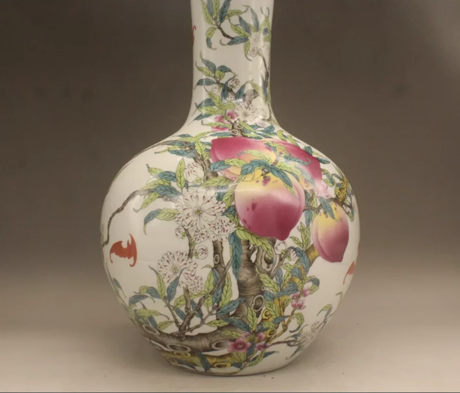 Powder enamel peach-shaped Vase (height 33 cm) made of old porcelain imitation of antique ornaments