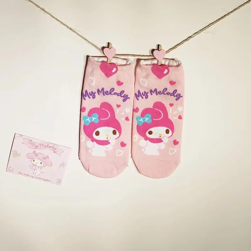 لـ Kulomi موضة جديدة كارتونية للنساء Kawaii Hello Kitty Kuromi Cinnamoroll جوارب قصيرة لطيفة للفتيات جوارب مريحة قابلة للتنفس