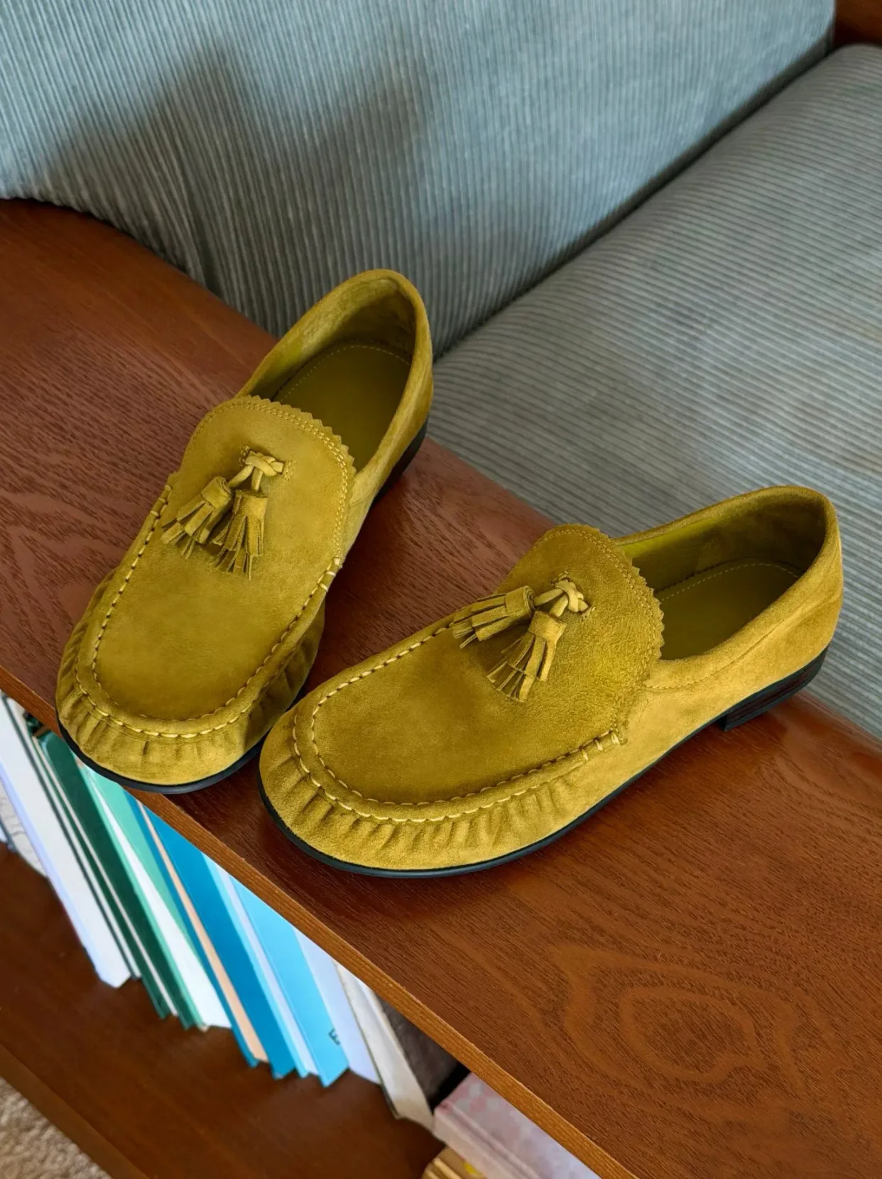 Mocasines de Ante Amarillo Mostaza para Mujer con Borlas y Costuras, Estilo Preppy Atemporal para el Día a Día, Viajes de Fin de Semana y Uso Casual