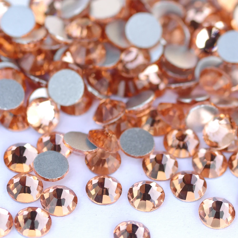 Hellpfirsichfarbene, nicht mit Hotfix-Beschichtung versehene Strass-Steine zum Aufkleben, glänzende Glas-Flachsteine für Nagelkunst-Zubehör und Dekoration. – Detail 3
