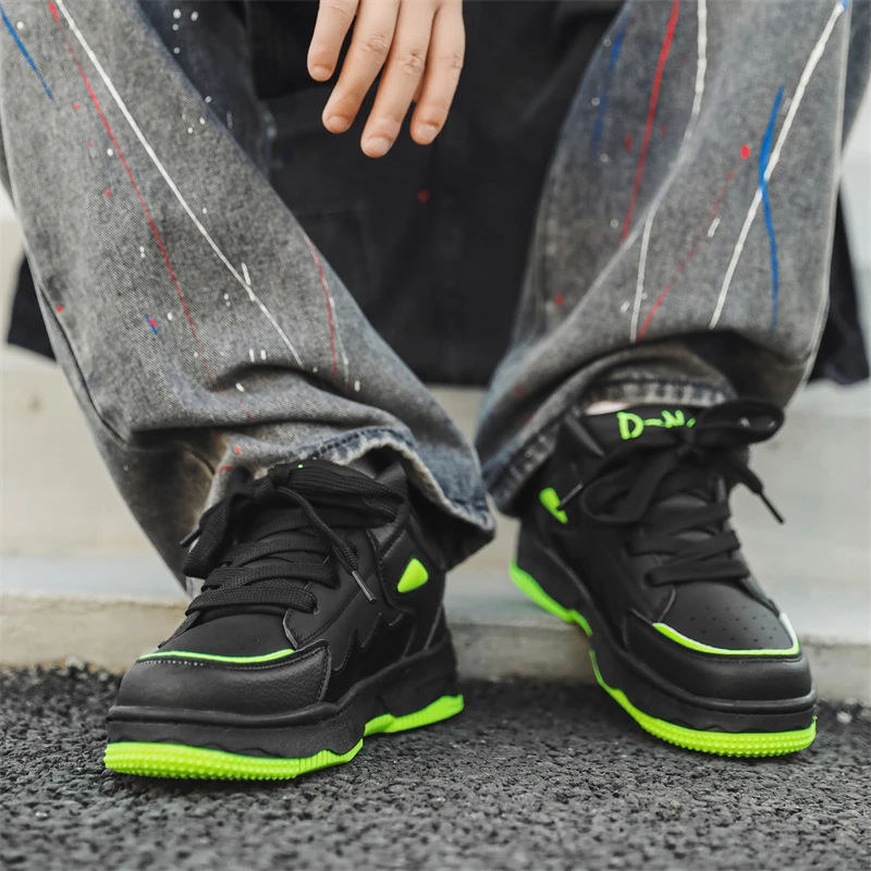 

Four Season New Men's Thick Soled Vulcanized Shoes Are Versatile Thick Soled Skateboard Shoes Are Durable Men's Outdoor Sports