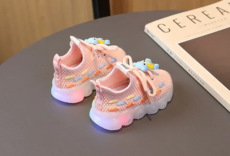 Mode kinder Leuchtende Turnschuhe LED Blinkende Schuhe für Mädchen Baby Casual Schuhe Frühling Herbst Heißer Verkauf Kleinkind Sport Schuhe – Detail 7