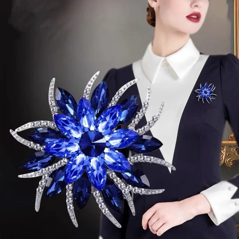 

Elegant Flower Brooch Women Fashion Blazer Sweater Coat Lapel Pin High Quality