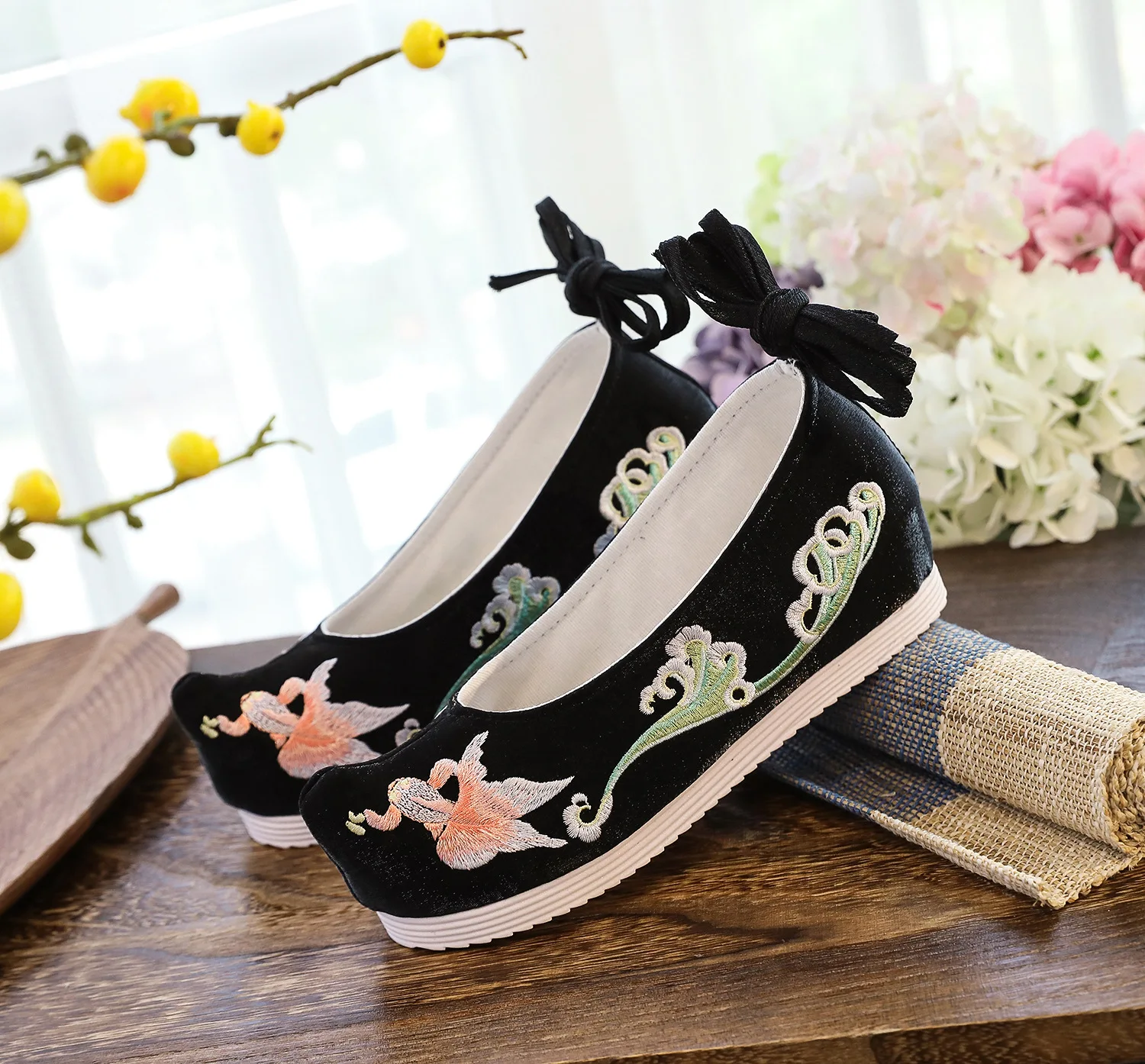 Zapatos de plataforma ocultos con correa en el tobillo para mujer, zapatos de Cosplay Hanfu cómodos bordados de estilo chino Vintage