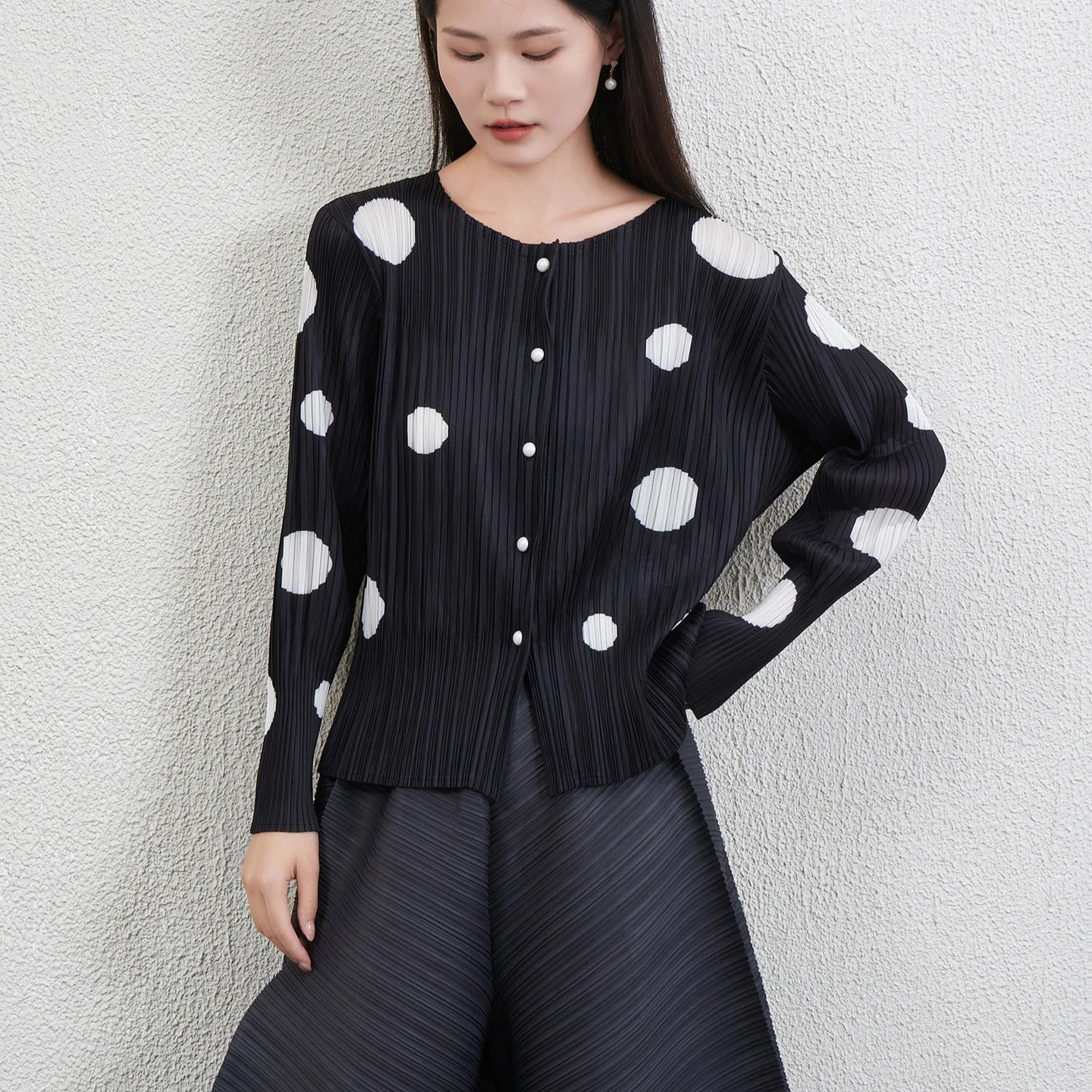 

Miyake Pleated Polka Dot Jacket for Women Autumn Fashion Cardigan Top Versatile Commuter Round Neck Shirt Casual Classic Shirt
