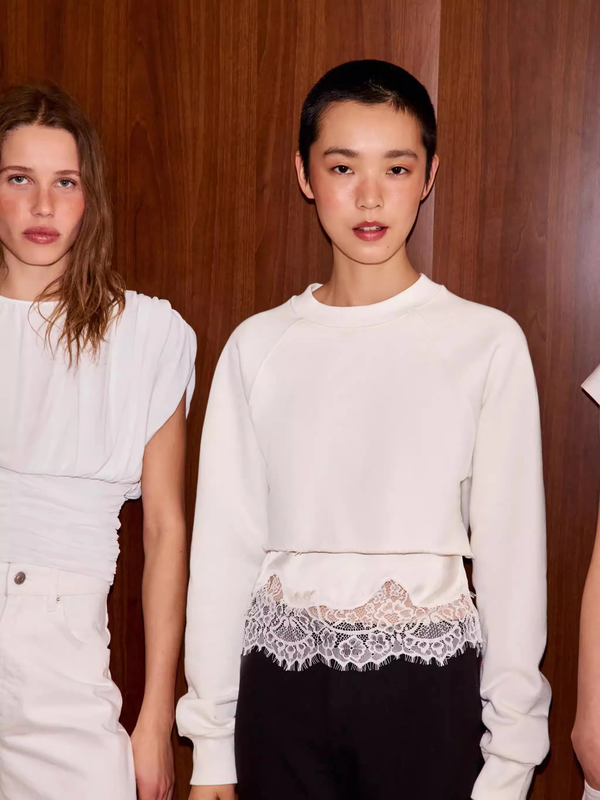 

Spring New Arrival Women's Long Sve round Ne Lace Patchwork ort Sweatirt Ethnic Stage Costume Young Women's Faion