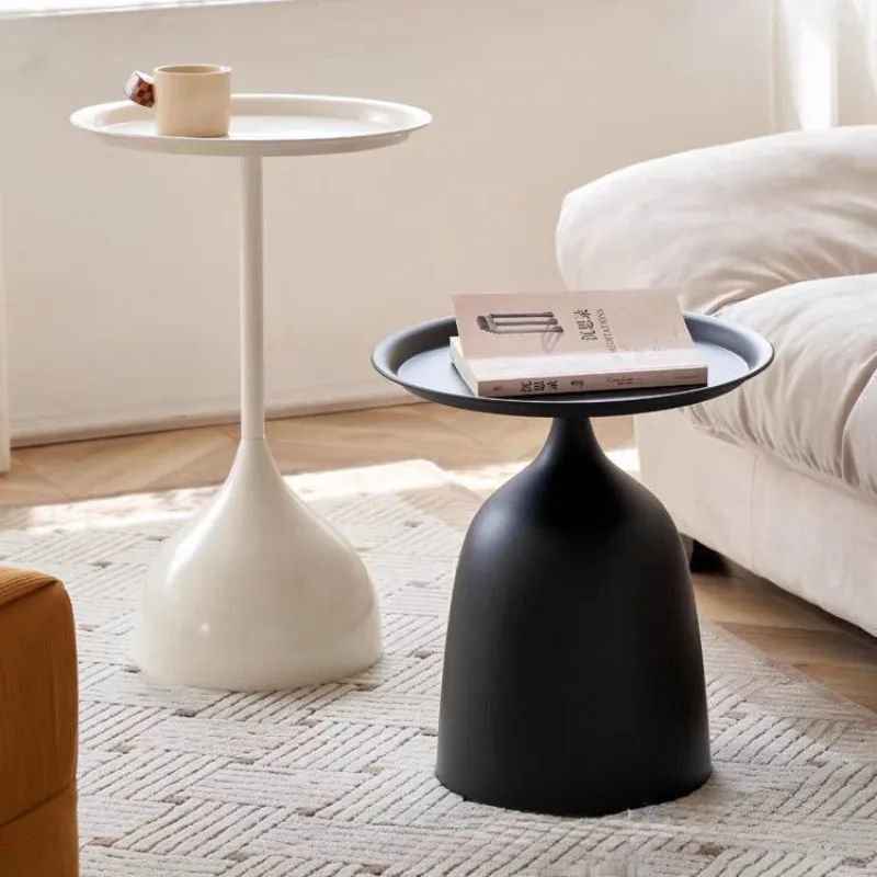 

Миниатюрный круглый журнальный столик, прикроватная тумбочка, современный минималистичный кремовый столик на колесиках, ретро-кофейный столик