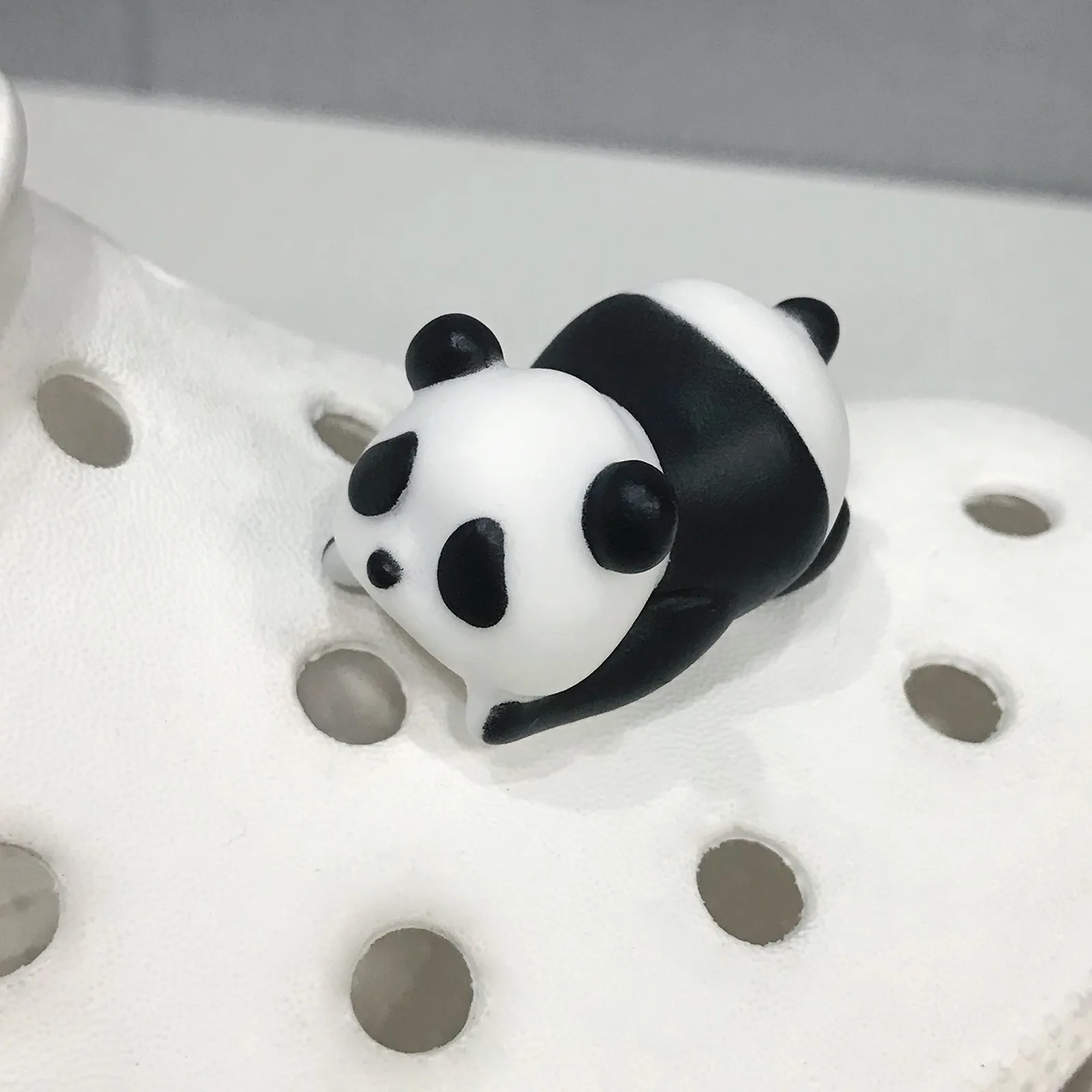 Aksesori sepatu bayi, baru lucu Panda sepatu pesona indah kartun stereoskopik dekorasi anak DIY sandal lubang 1 buah