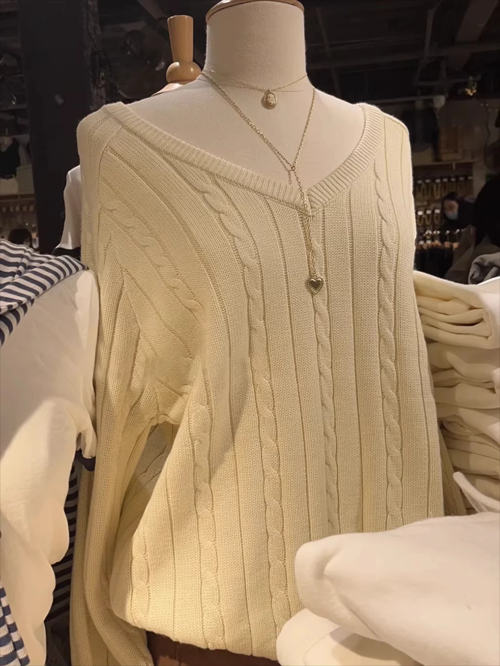 

Женский вязаный свитер с v-образным вырезом, повседневный осенне-зимний хлопковый теплый свободный пуловер с витым цветком, топы в стиле Харадзюку, однотонный винтажный джемпер